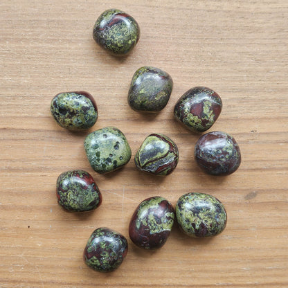[隨機出貨] 龍血石 Dragon's Blood Jasper（滾石）