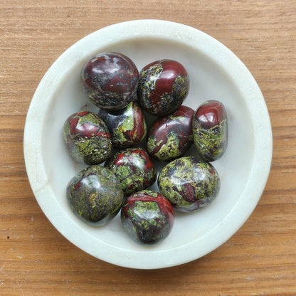 [隨機出貨] 龍血石 Dragon's Blood Jasper（滾石）