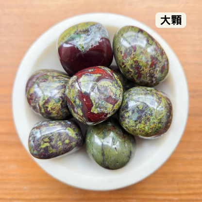 [隨機出貨] 龍血石 Dragon's Blood Jasper（滾石）