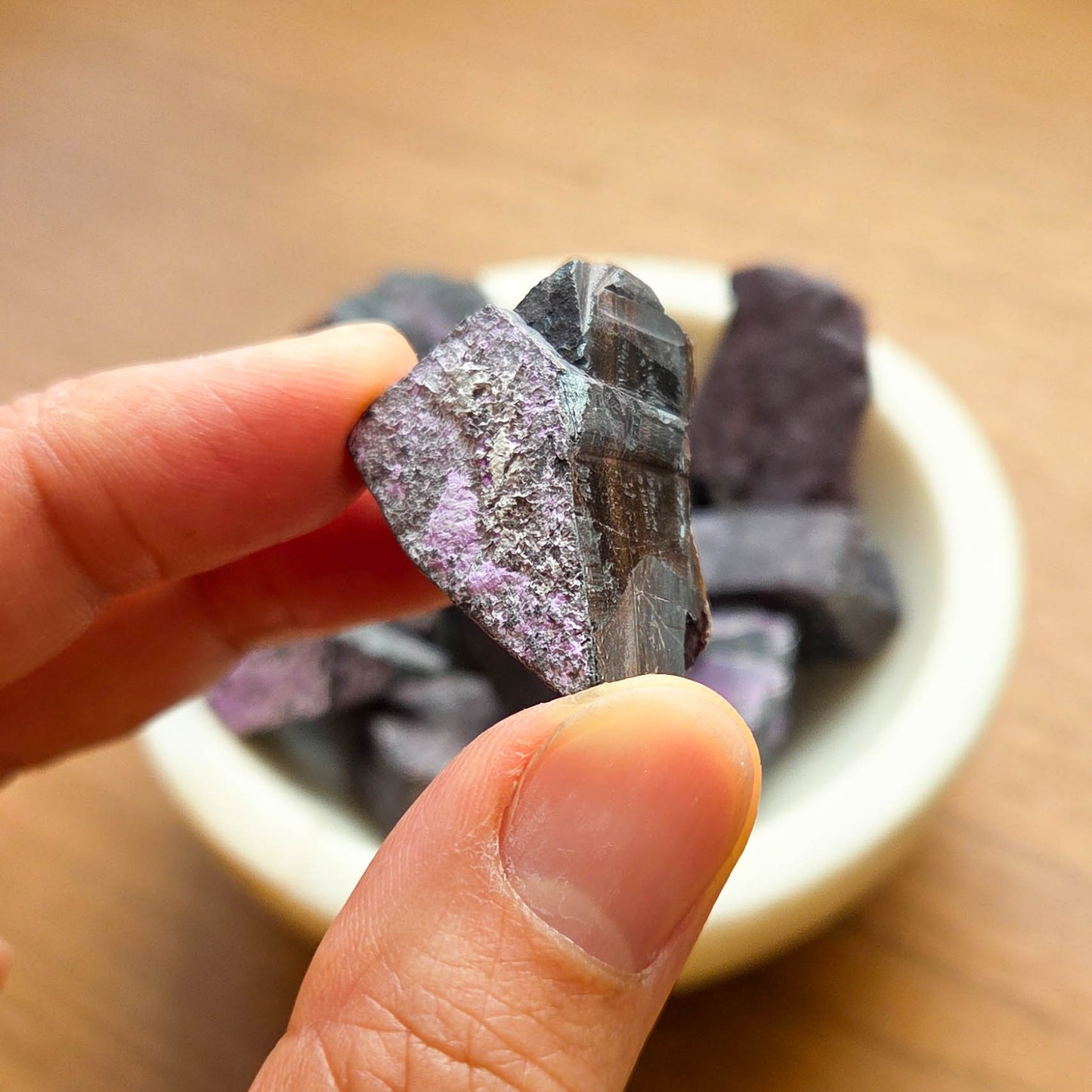 [隨機出貨] 鐵舒俱來 Iron Sugilite（不規則原石）