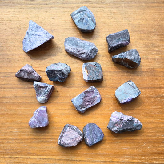 [隨機出貨] 鐵舒俱來 Iron Sugilite（不規則原石）